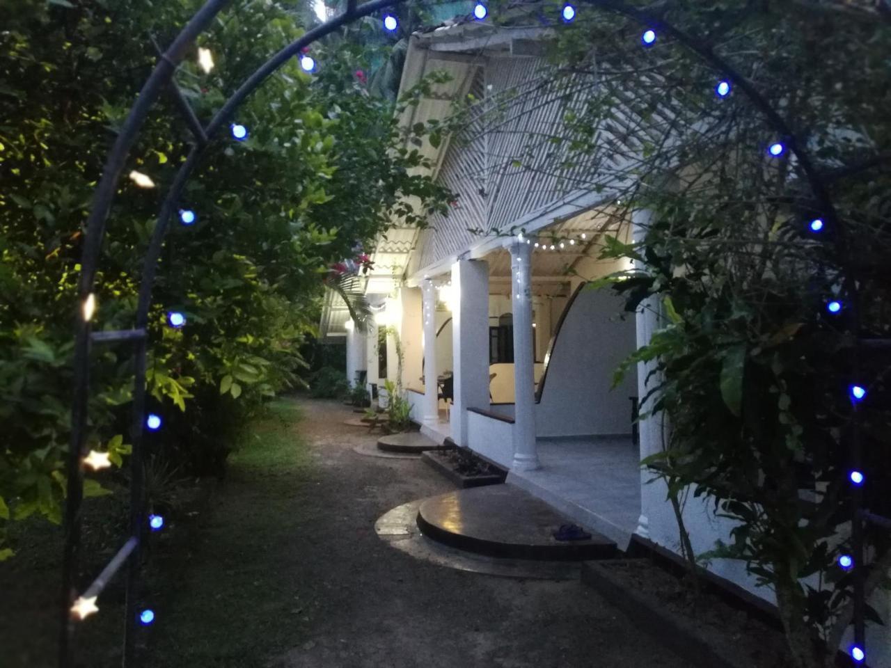 Sonri Villa Sea View Unawatuna Εξωτερικό φωτογραφία